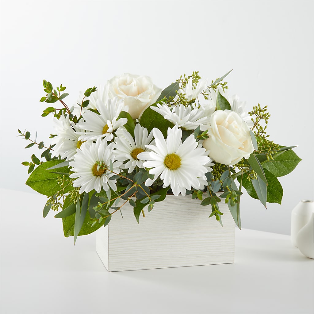 Fresh Linen Box Bouquet – Facet Flowers, Austin TX