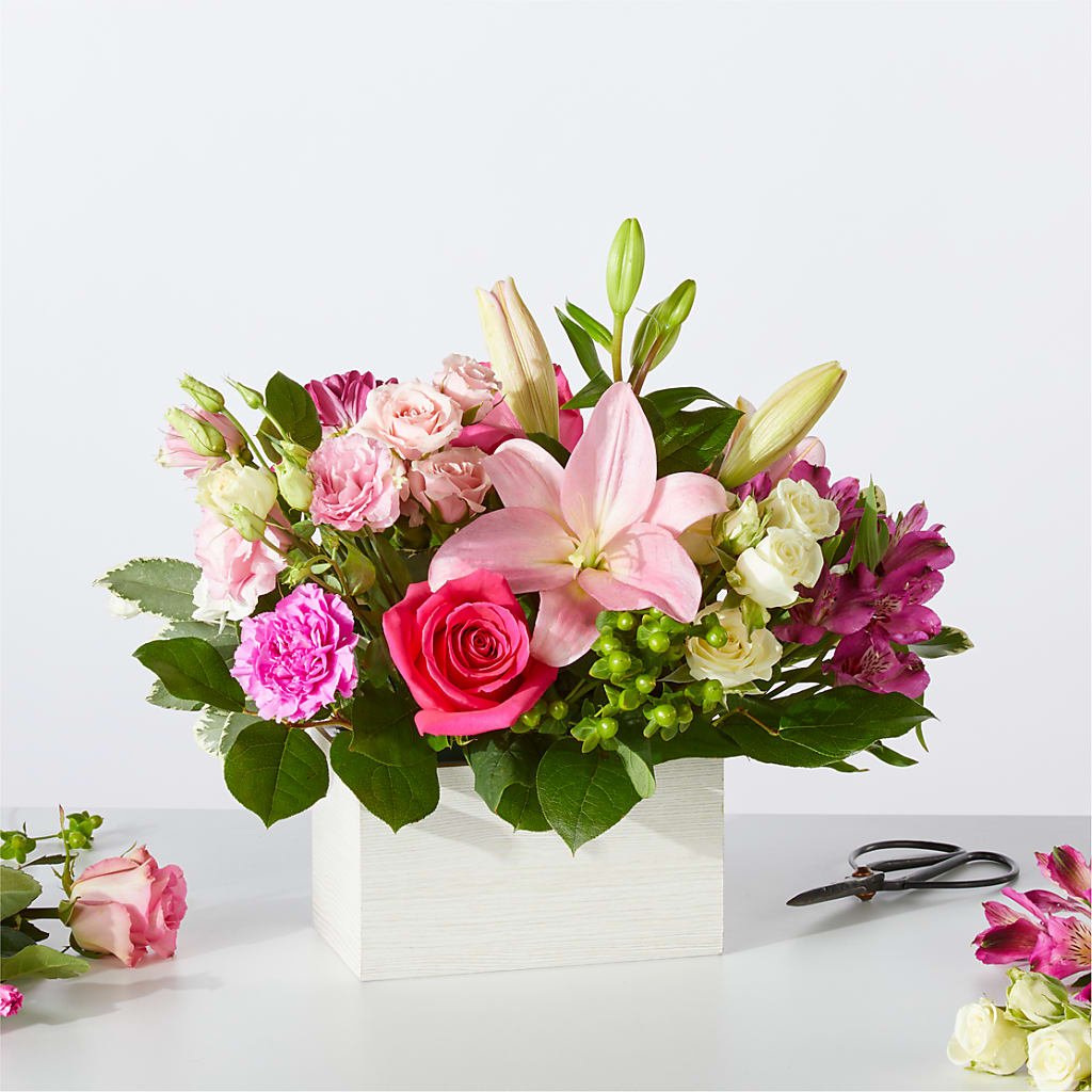 Sweetberry Box – A Florist Original – Facet Flowers, Austin TX
