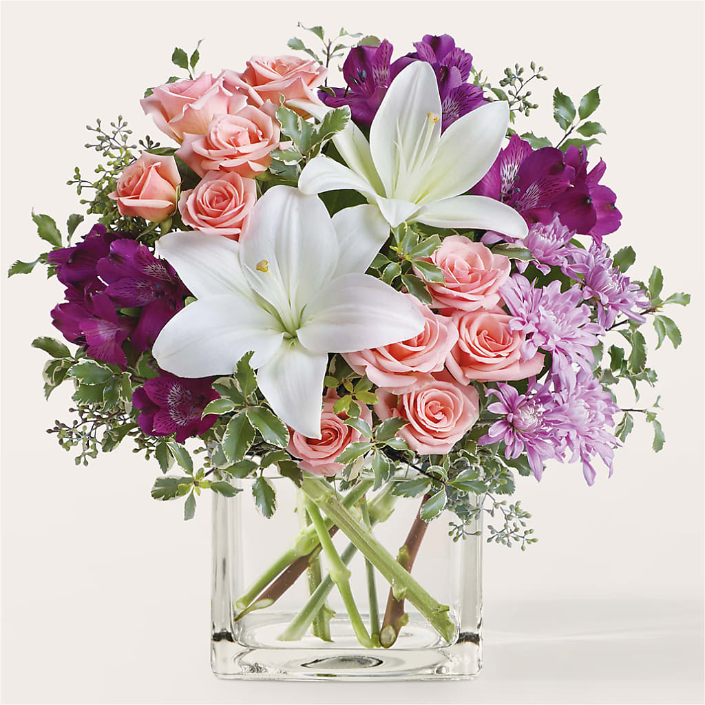 Mani Pedi Bouquet – Facet Flowers, Austin TX
