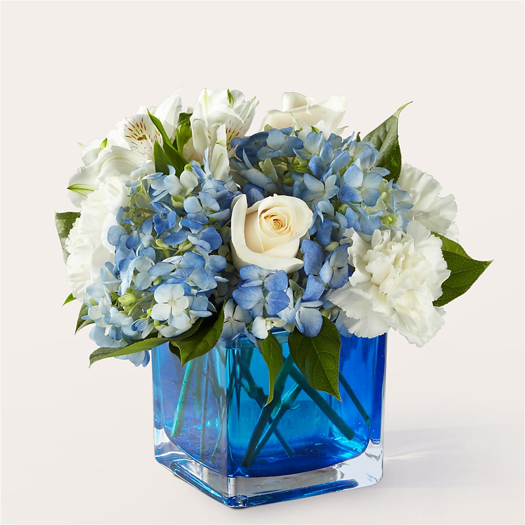 Soothing Waters Bouquet – Facet Flowers, Austin TX