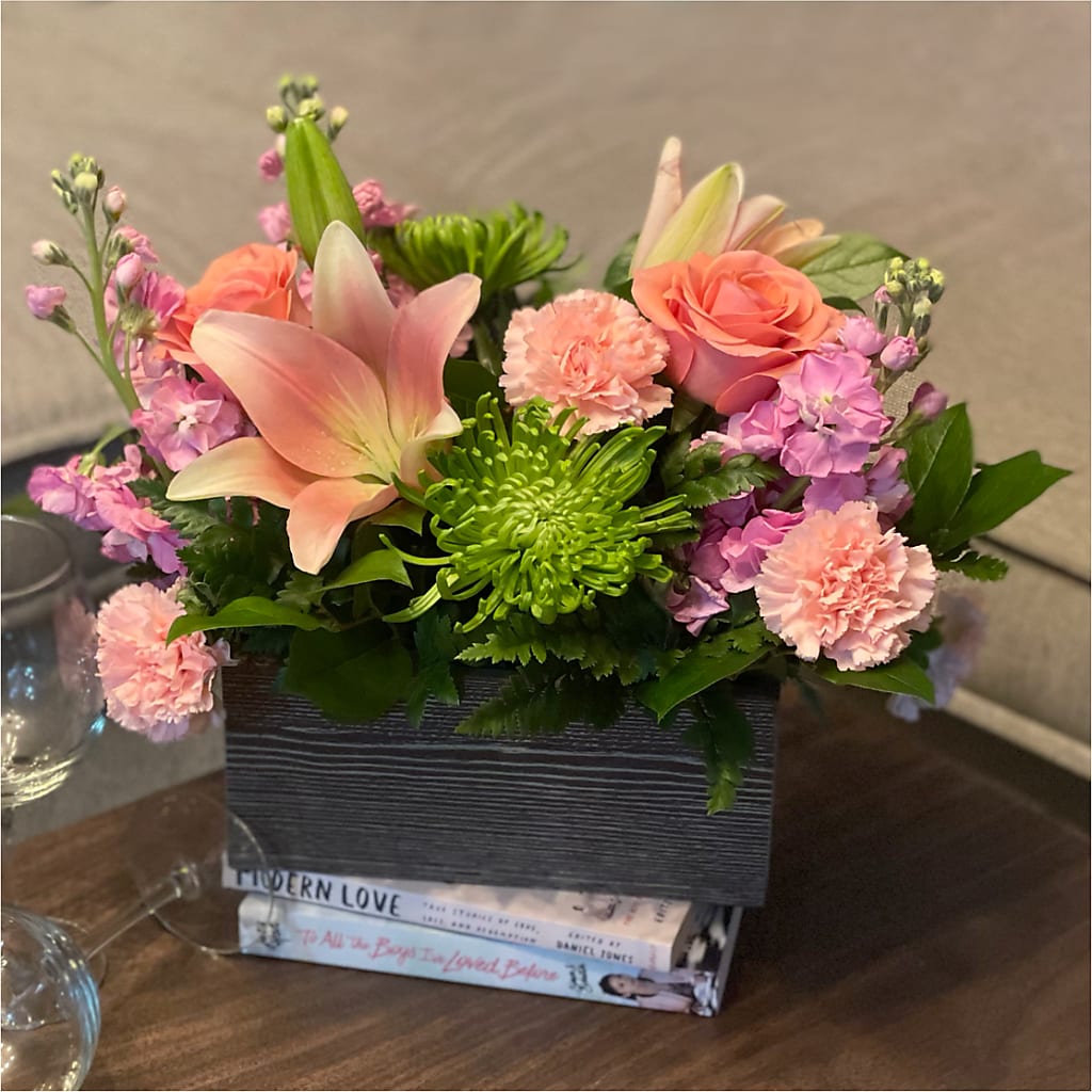 Beautiful Spirit Basket – Facet Flowers, Austin TX