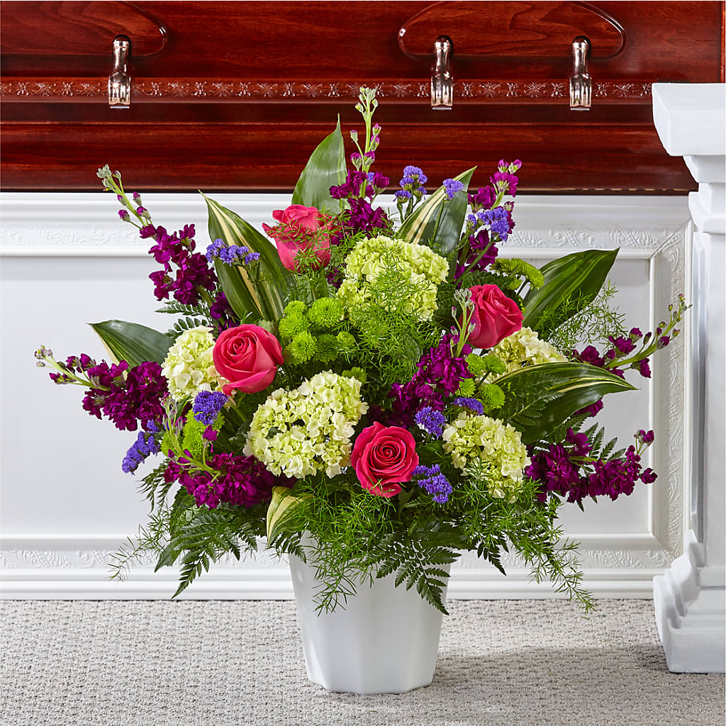 Beautiful Horizons Floor Basket – Facet Flowers, Austin TX