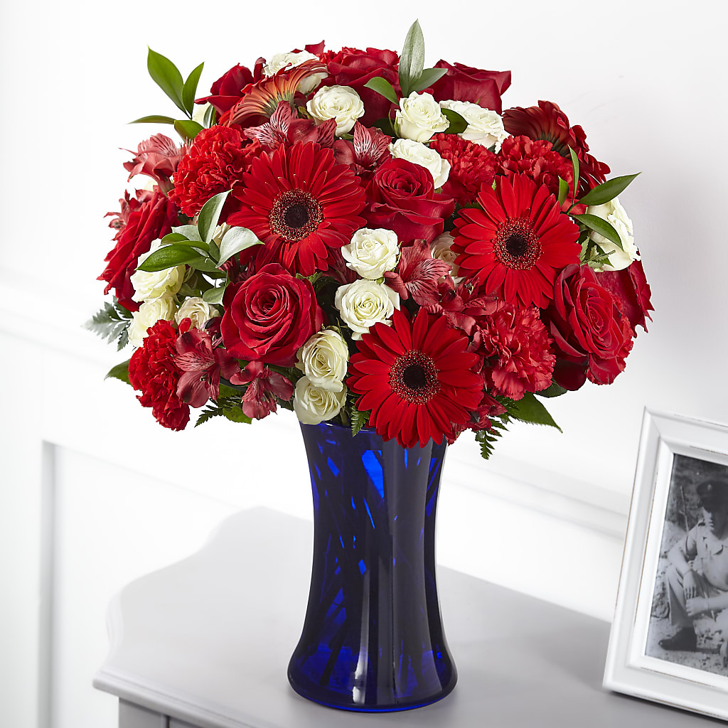 Hearts Embrace Bouquet – Facet Flowers, Austin TX