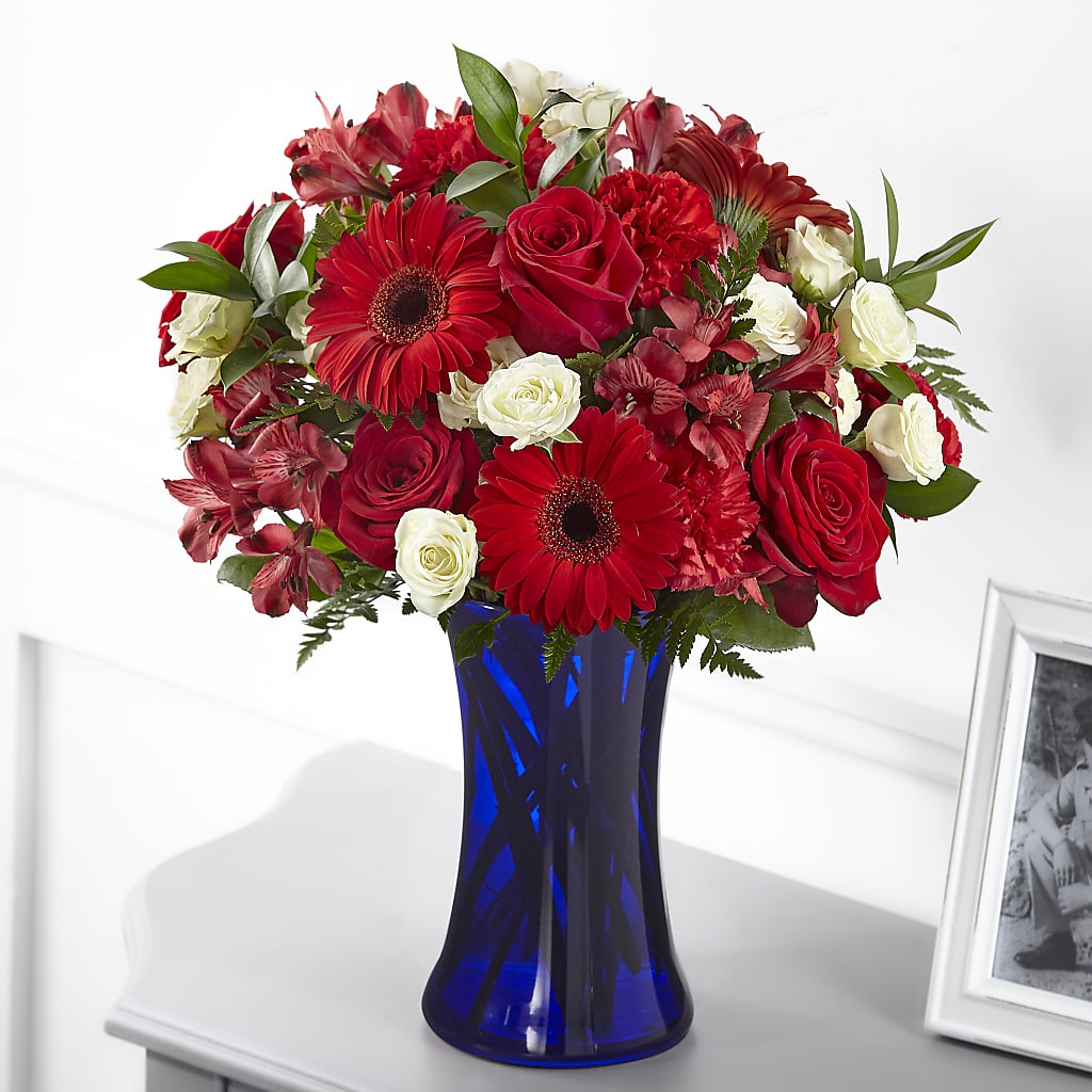 Hearts Embrace Bouquet – Facet Flowers, Austin TX