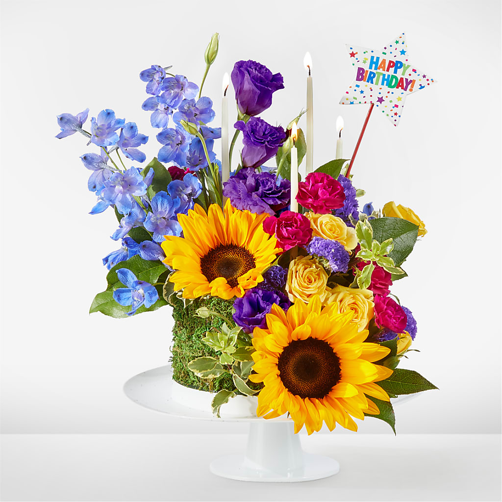 Star of the Day Floral Cake – Facet Flowers, Austin TX