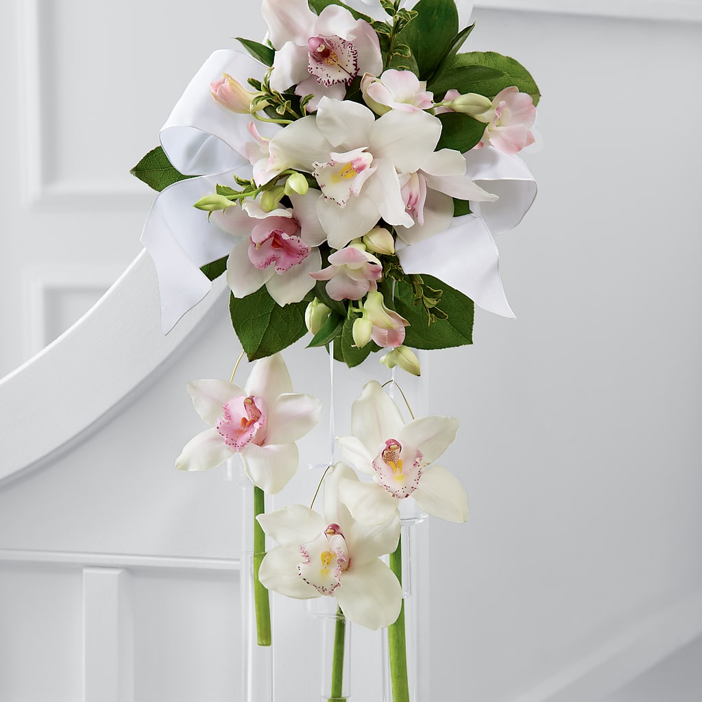 Perfect Entrance Pew Arrangement – Facet Flowers, Austin TX