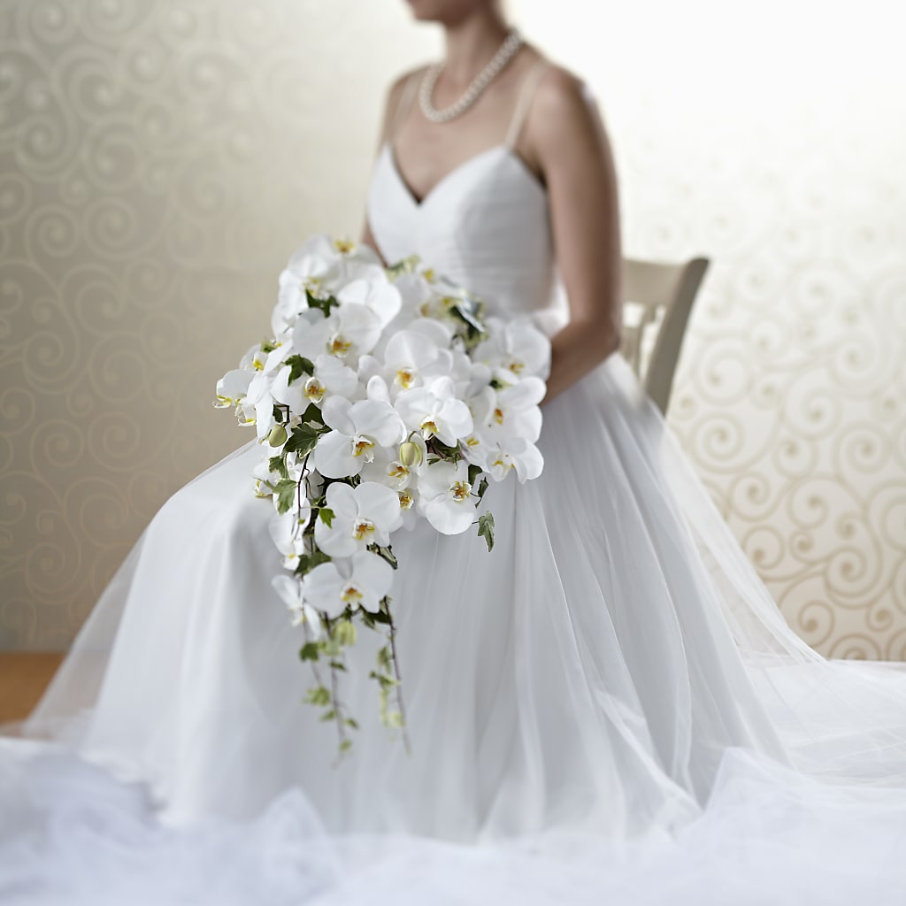 Classic White Bouquet – Facet Flowers, Austin TX