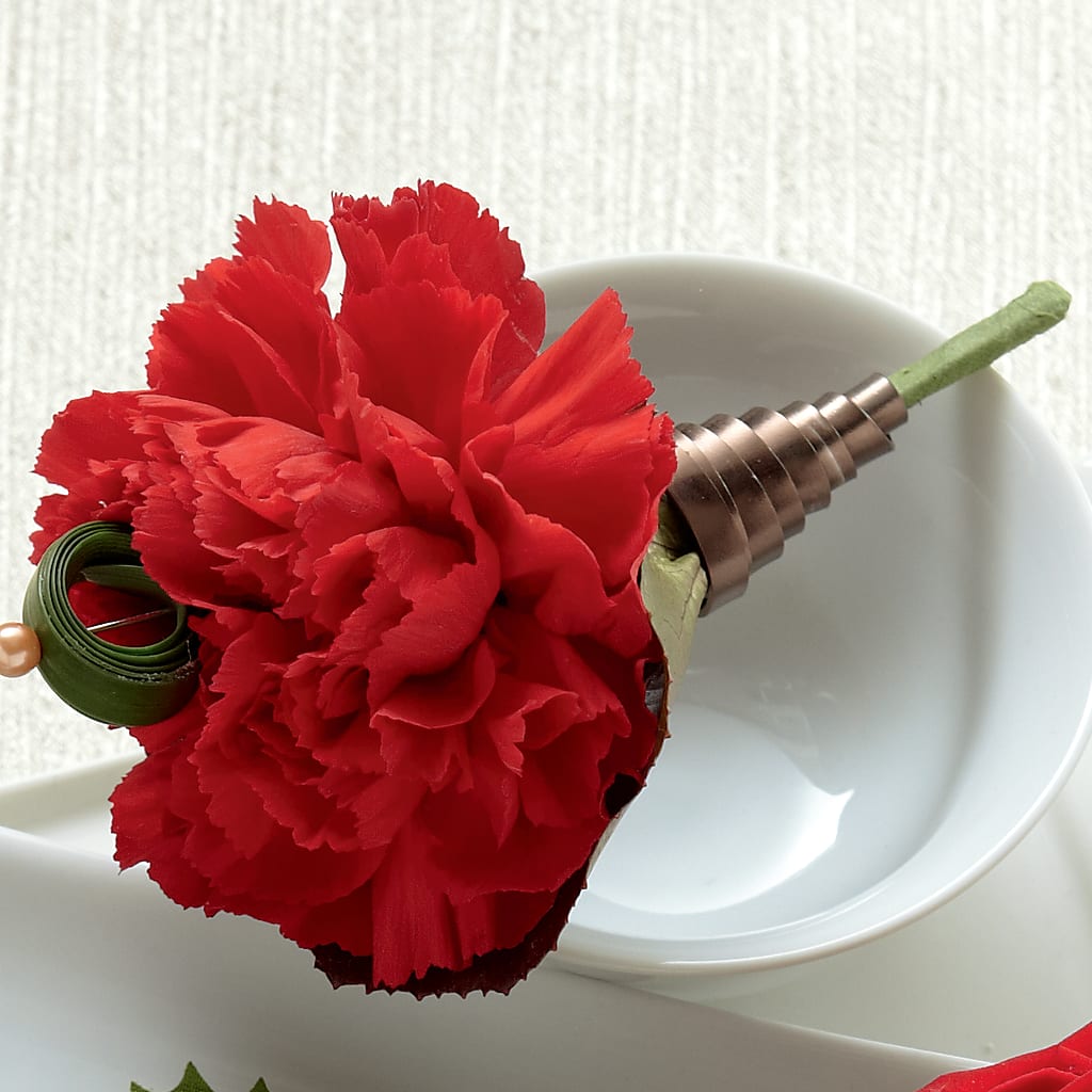 Red Carnation Boutonniere – Facet Flowers, Austin TX