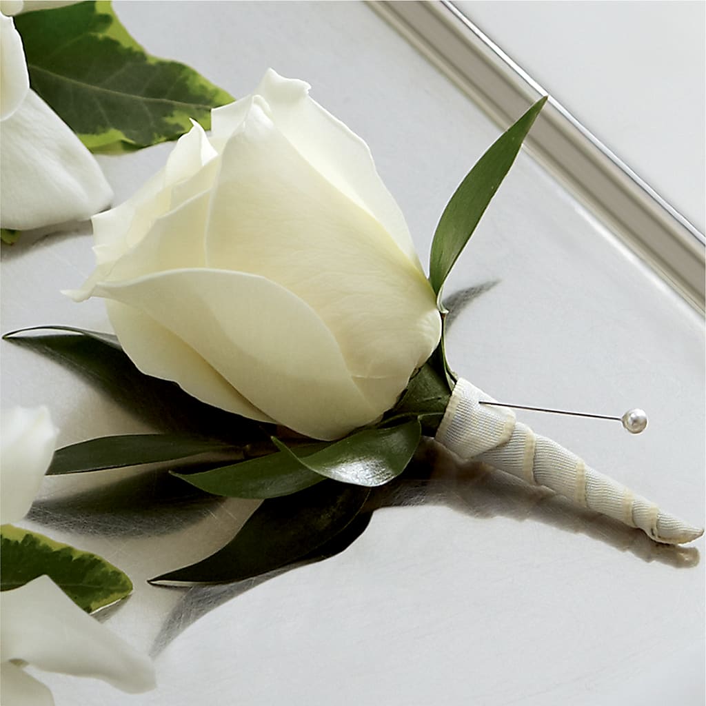 White Rose Boutonniere – Facet Flowers, Austin TX