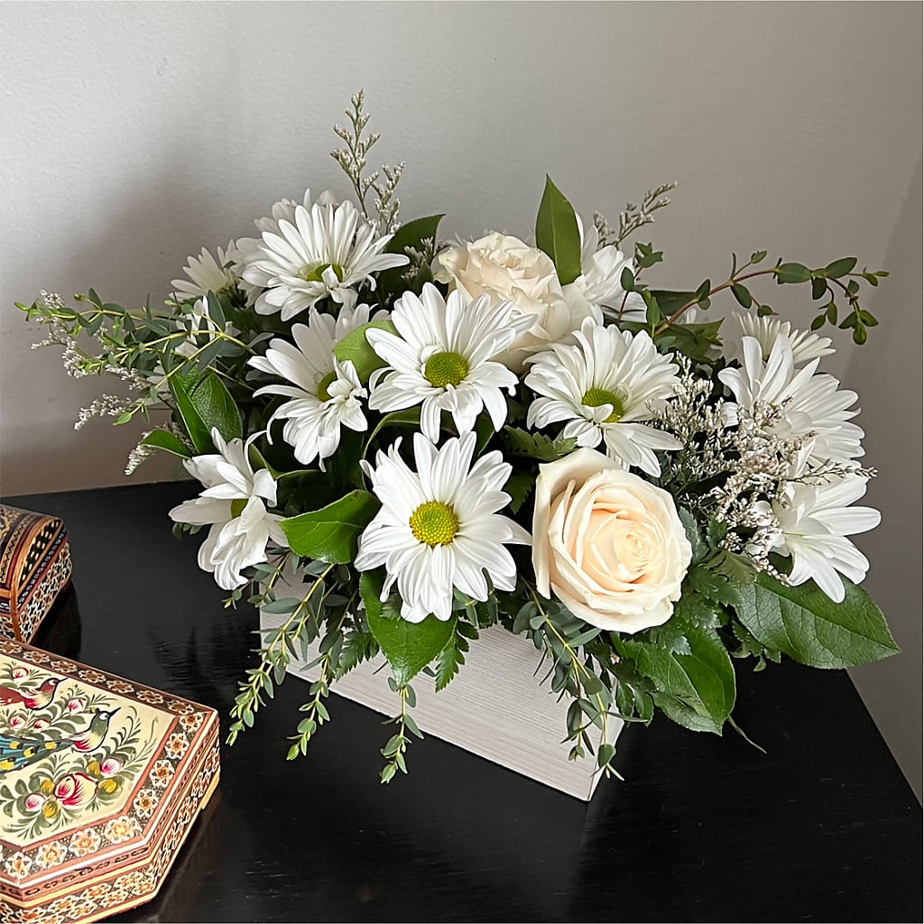 Fresh Linen Box Bouquet –  Facet Flowers, Austin TX