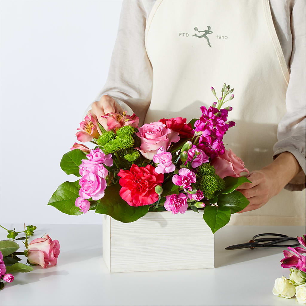 Sweetberry Box – A Florist Original –  Facet Flowers, Austin TX