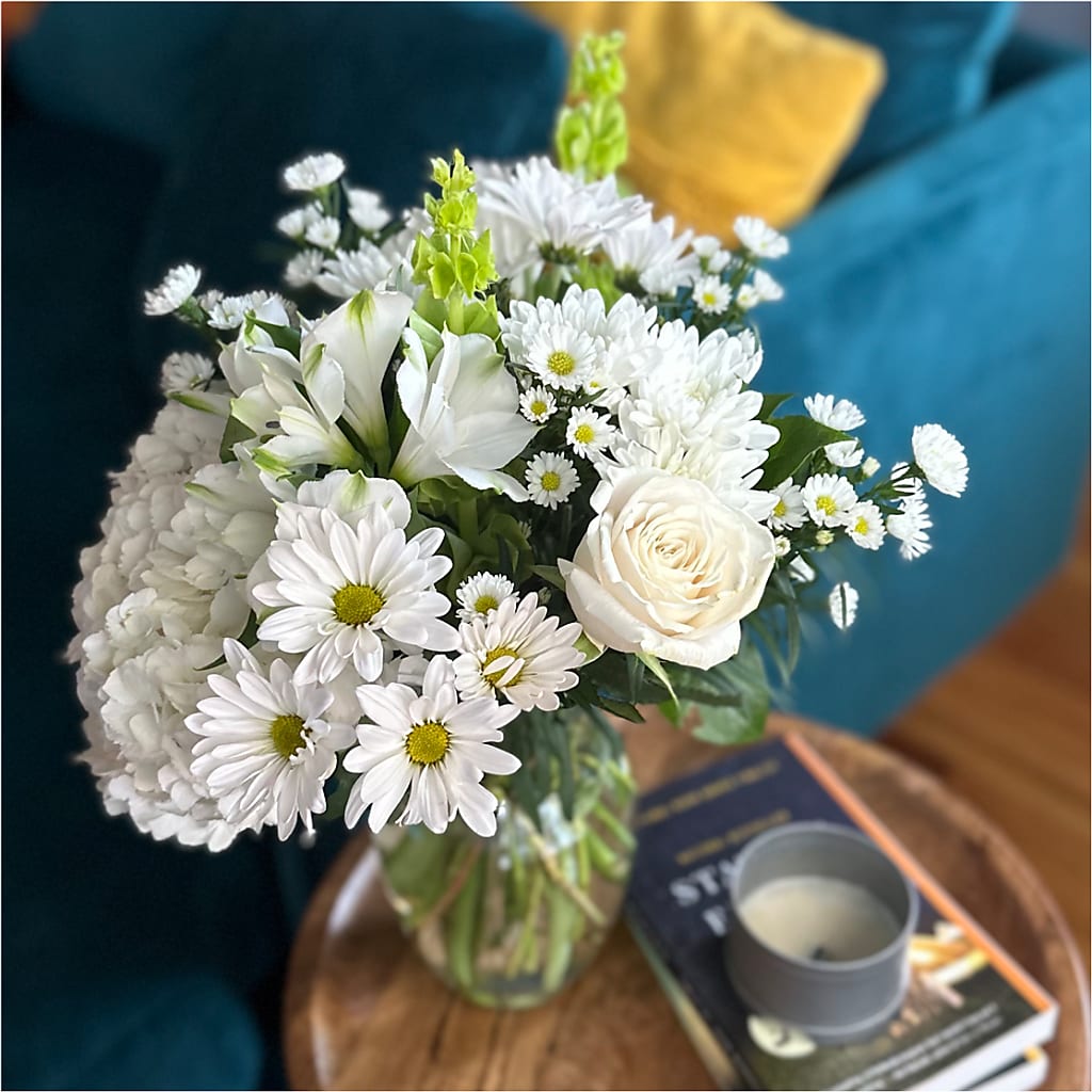 Classic Ivory – A Florist Original –  Facet Flowers, Austin TX