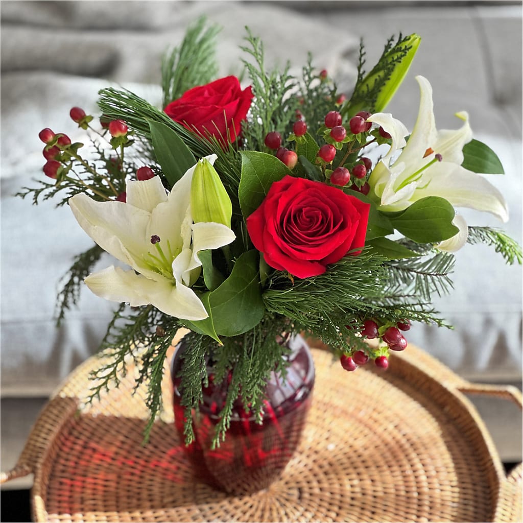 Evergreen Delight Bouquet –  Facet Flowers, Austin TX